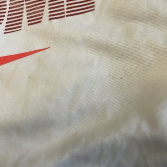 Kids white Nike dry fit - Picture 2 of 2